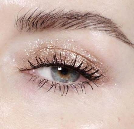 70+ ideas holiday makeup looks simple gold glitter -   12 holiday Makeup simple ideas