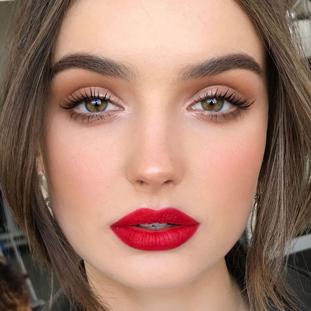 @aniamilczarczyk on Instagram: “Some winter skin inspo from @nataliesole to try and get me through my new skin diet the naturopath put me on. Turns out I also have…” - Makeup with red lipstick - Carmen Blog -   12 holiday Makeup simple ideas