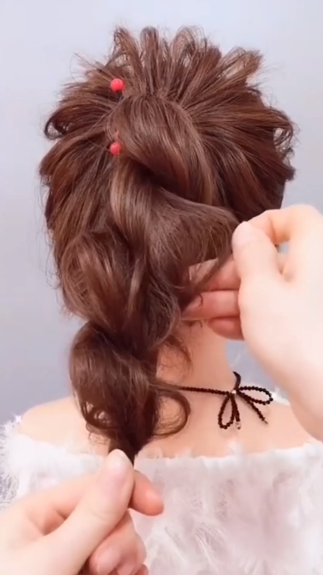 Eazy & Perfect Messy Bun Hair Tutorial Video ! braided bun for medium length hair -   13 hair Updos romantic ideas