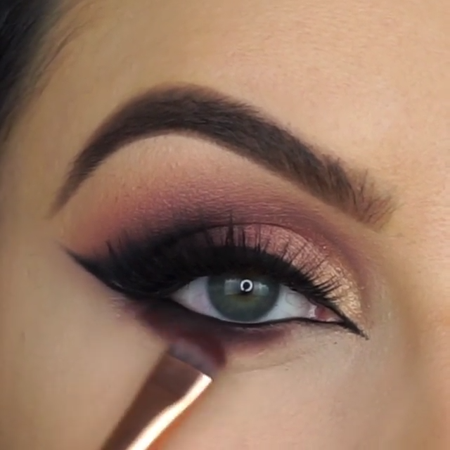 10 Fab Tutorials & Tips: Make Eye Makeup Like a Pro! -   13 makeup Morenas smokey ideas