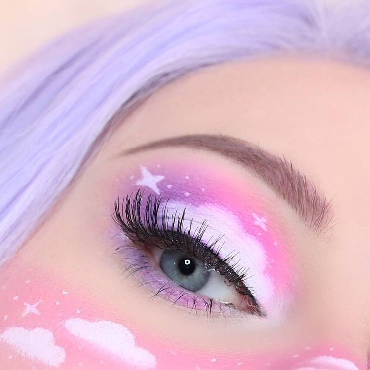 21 Abstract Makeup Looks That Are Totally Selfie-Worthy | I AM & CO® -   14 makeup Art aesthetic ideas