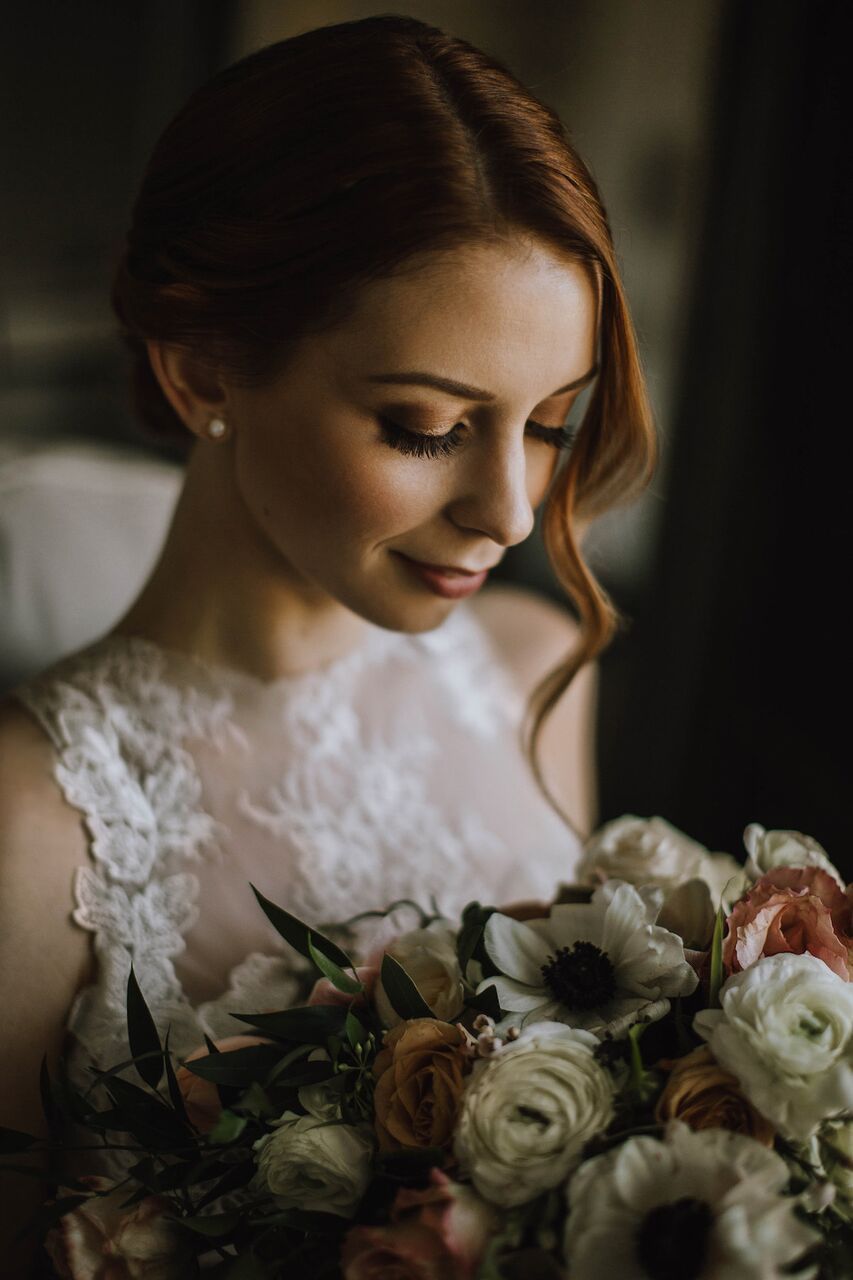 A Soft and Romantic Wedding Inspiration Shoot at Maple Bay Manor - Love Inc. Mag -   14 wedding makeup Photography ideas