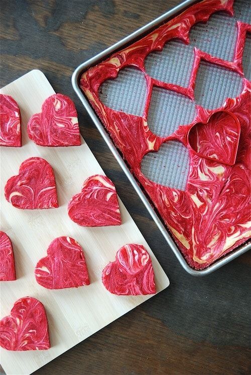 Marbled Red Velvet Cheesecake Brownies Are Perfect for Valentine's Day -   16 cake Red Velvet cheesecake ideas