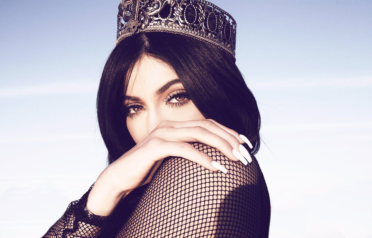 16 makeup Kylie Jenner photo shoot ideas