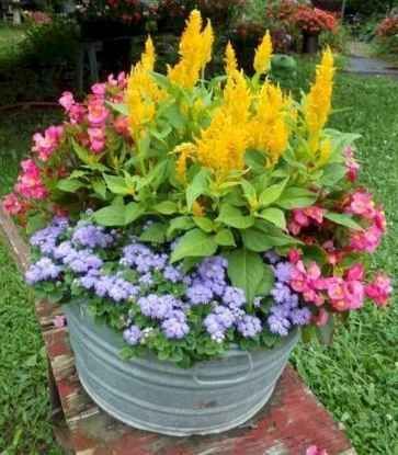 75 Beautiful Summer Container Garden Flowers Ideas - Homekover -   16 planting summer ideas