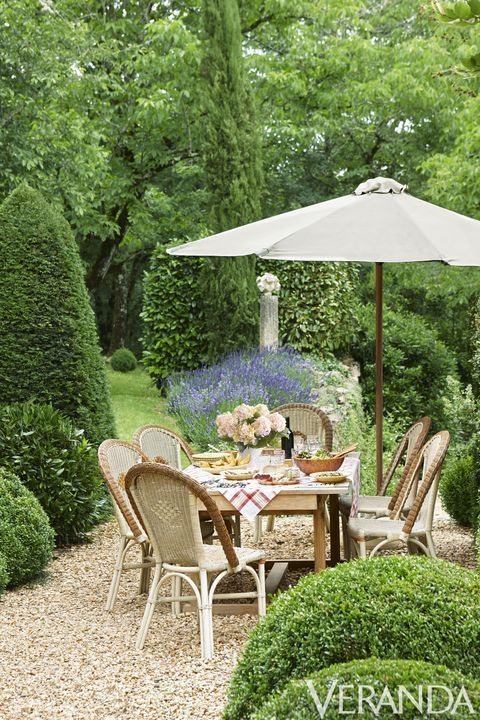 Wander Through These 15 Romantic French-Style Home Gardens -   9 garden design French landscaping ideas