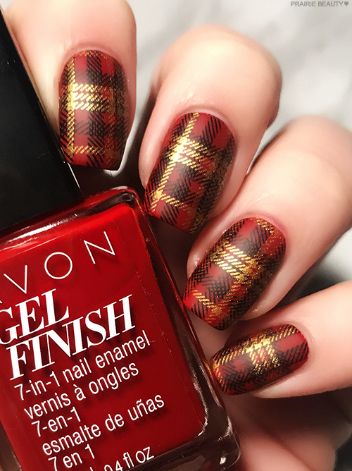 Prairie Beauty: 12 NAILS OF CHRISTMAS: Classic Red & Gold Plaid Nails -   12 holiday Nails plaid ideas