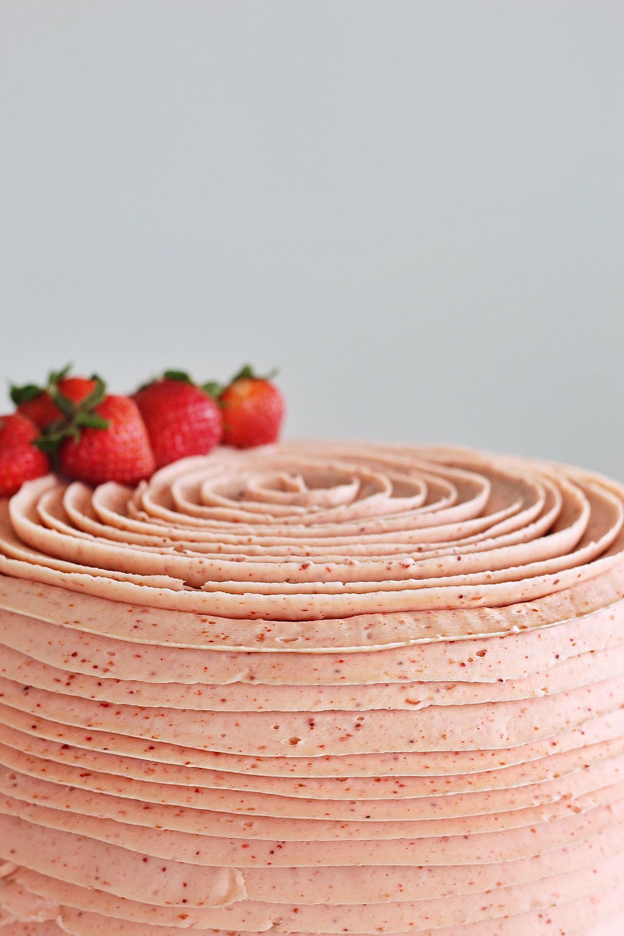 Strawberries and Cream Cake | Cake by Courtney -   17 cream cake Decoration ideas