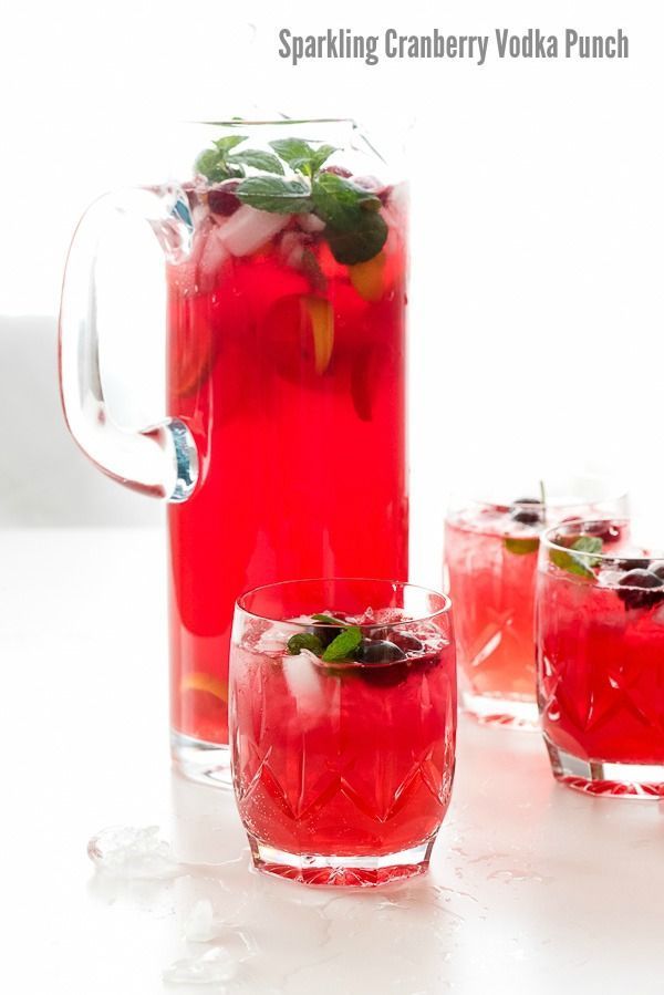 Sparkling Cranberry Vodka Punch is a 4 ingredient punch -   17 holiday Cocktails vodka ideas