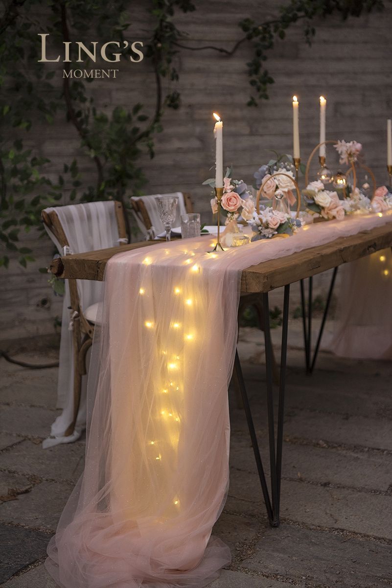 Perfect for wedding! This extra-long floating tulle table runner is romantic and garden-like. -   17 wedding Table romantic ideas