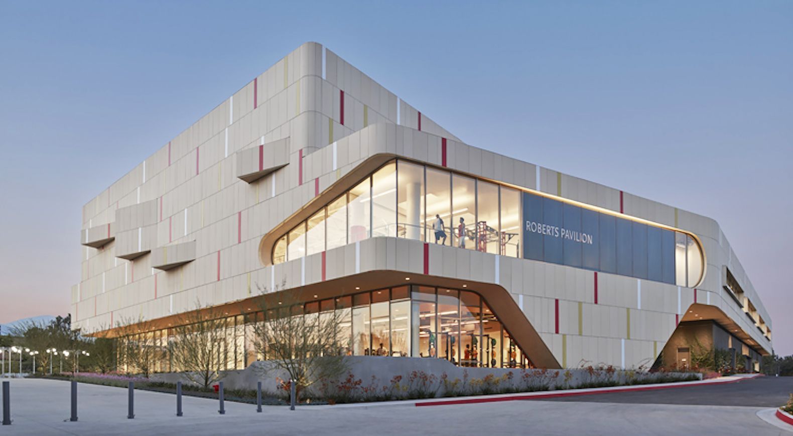 Sustainable fitness center combines good looks and an eco-friendly mantra in California -   14 fitness Center facade ideas