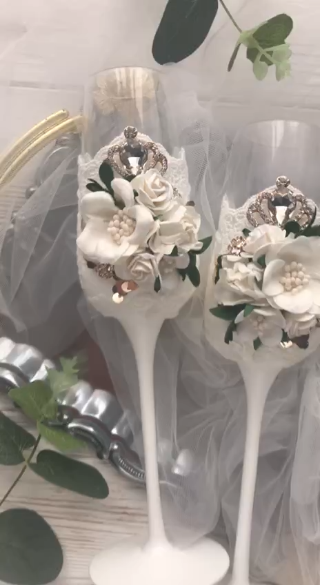Champagne Flutes Wedding Bride and Groom Toasting Flutes Wedding Set Princess Crown Gold Luxury -   21 wedding Elegant decoration ideas