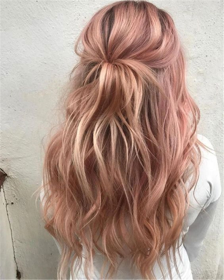50 Pretty And Stunning Rose Gold Hair Color & Hairstyles For Your Inspiration - Page 9 of 50 - Wome -   12 hair Rose Gold make up ideas