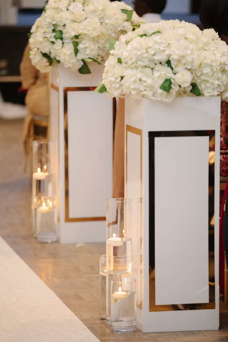 Elegant Gold Toronto Wedding | Samantha Clarke Photography - KnotsVilla | Wedding Ideas | Canada Wedding Blog -   15 wedding Church gold ideas
