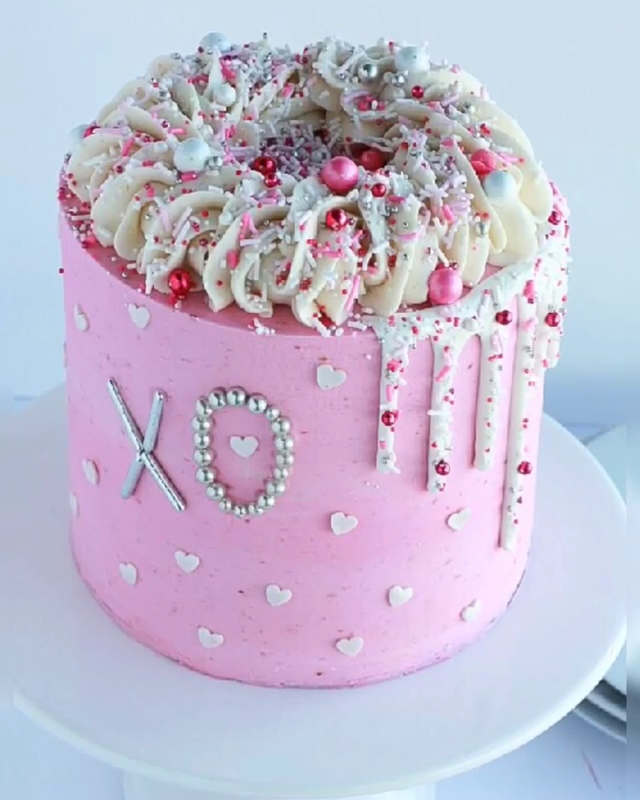 XO Cake Design Valentines Day Sprinkle Cake! -   16 valentines cake ideas