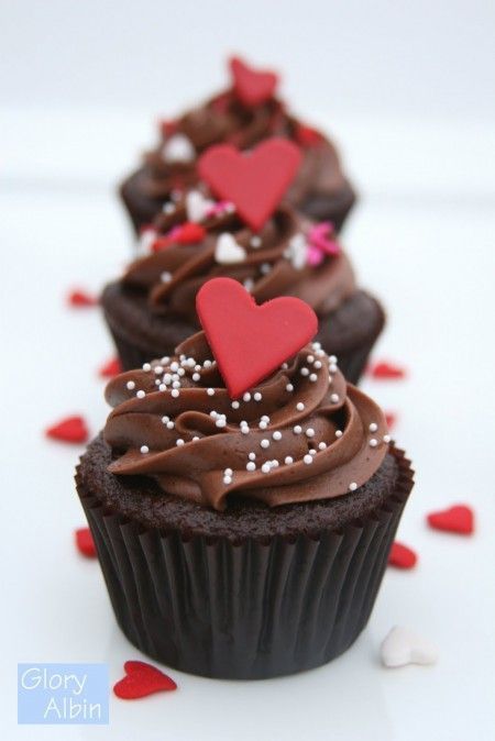 19 Easy Valentine Cupcake Ideas - Hobbycraft Blog -   16 valentines cake ideas
