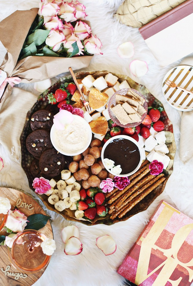 How to Make a Beautiful Dessert Fondue Platter for a Party -   17 desserts For Parties entertaining ideas