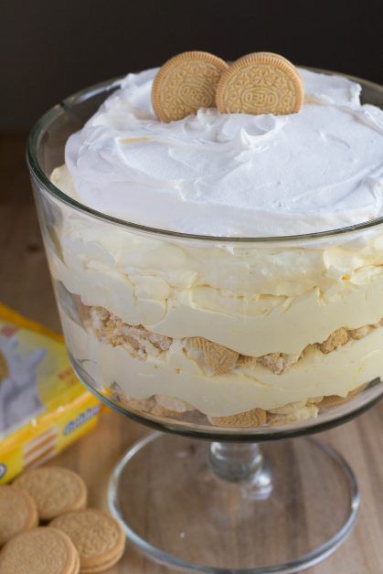 Golden Oreo Banana Pudding - Savvy Apron -   17 desserts Winter pudding cake ideas