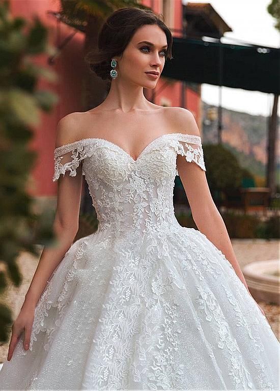 [306.59] Marvelous Tulle Off-the-shoulder Neckline Ball Gown Wedding Dresses With Beadings & Lace Appliques - magbridal.com.cn -   17 elegant wedding Gown ideas