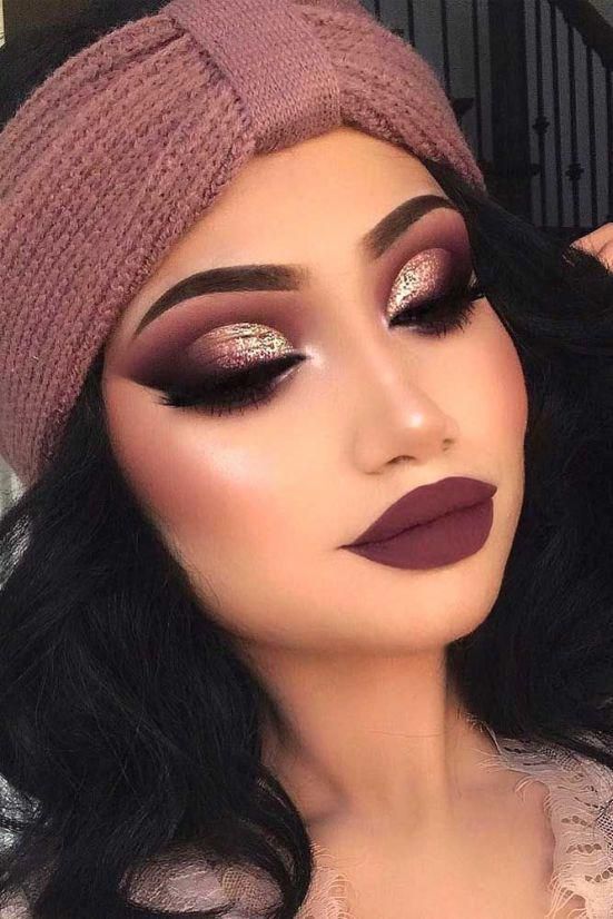 10 Christmas Makeup Ideas That Are Anything But Basic - Society19 -   17 makeup Noche maquillaje ideas
