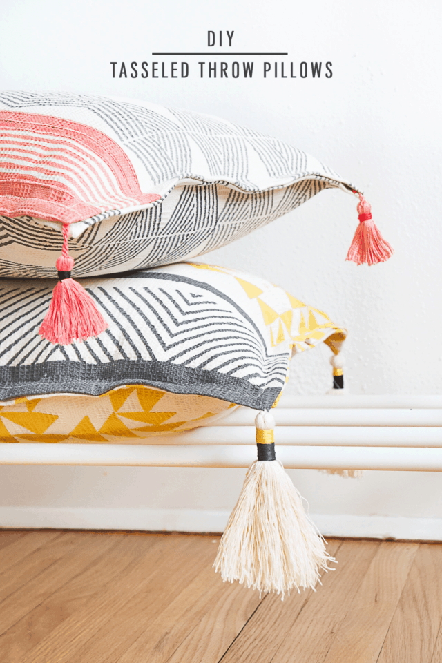 Cozy for Fall: DIY Tasseled Throw Pillows - Sugar & Cloth Decor -   18 diy projects Sewing throw pillows ideas
