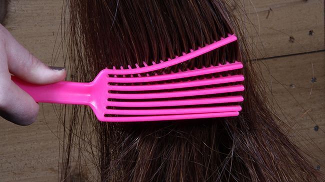 Why Women are Using Horse Brushes for Their Curly Hair -   13 brush up hairstyles Women ideas