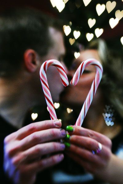 Holiday-Inspired Engagement Photos -   13 holiday Pictures sweets ideas