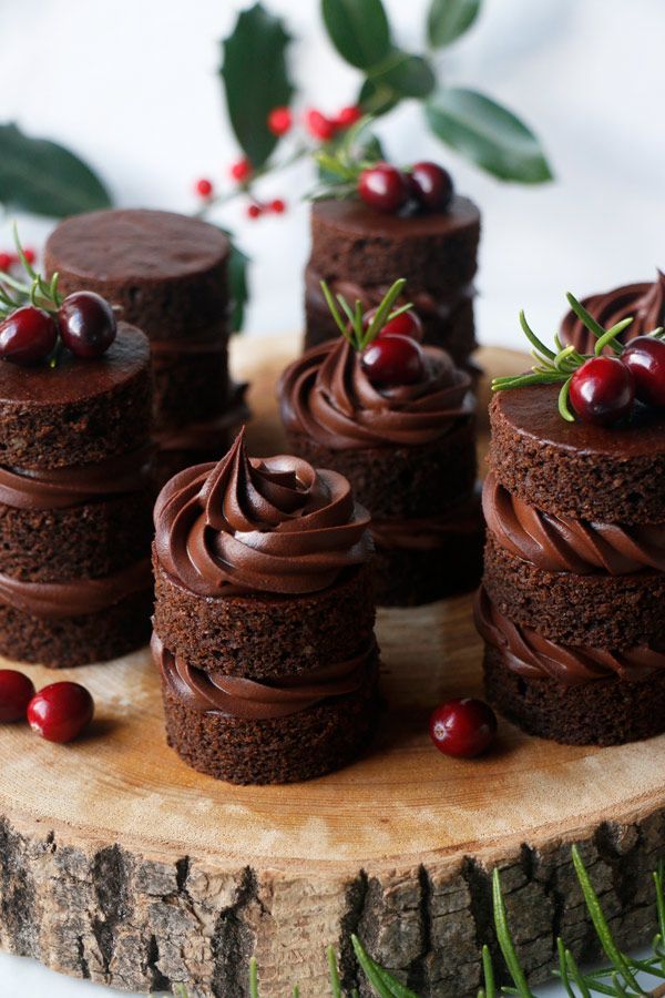 Chocolate Gingerbread Mini Cakes (vegan & gluten-free) - Nirvana Cakery -   15 chocolate cake Aesthetic ideas