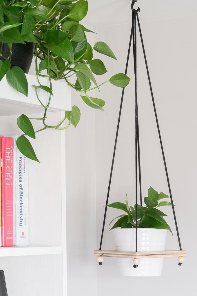 DIY Hanging Plant Holder: Make a Wooden Hanging Plant Pot Holder -   16 plants Potted holder ideas