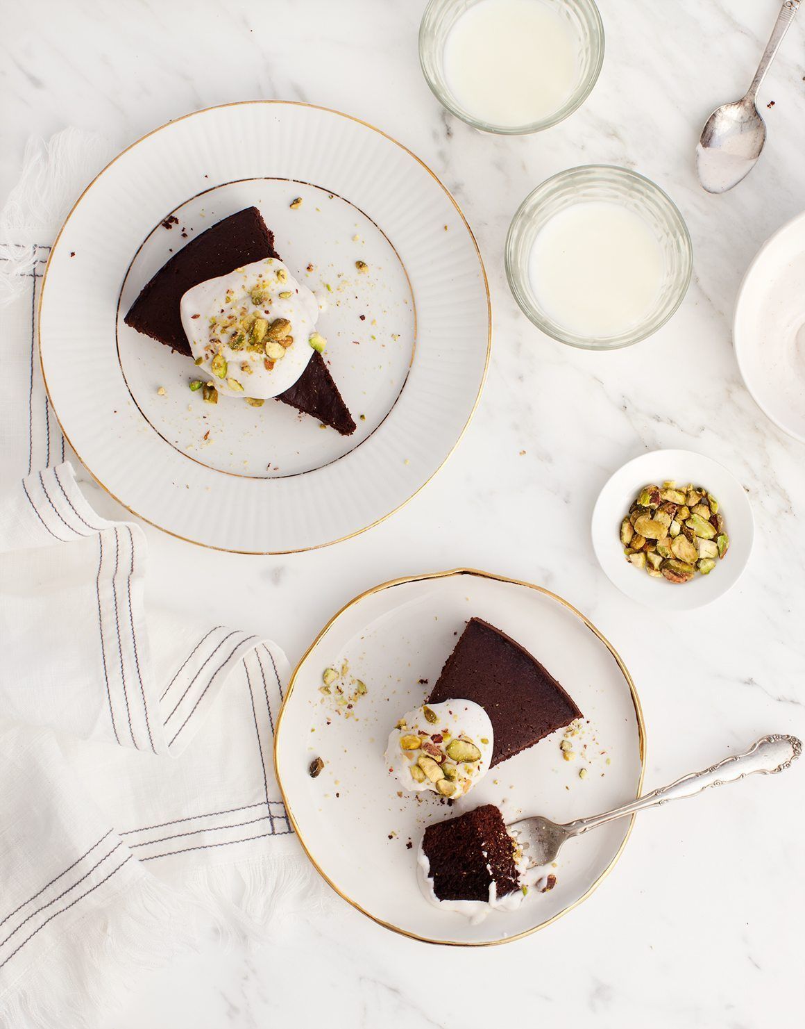 Dark Chocolate Olive Oil Cake Recipe - Love and Lemons -   17 desserts Photography heavens ideas
