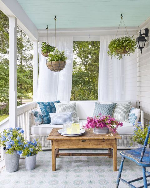21 Ways to Revive the Lost Art of Porching -   17 plants Small porches ideas