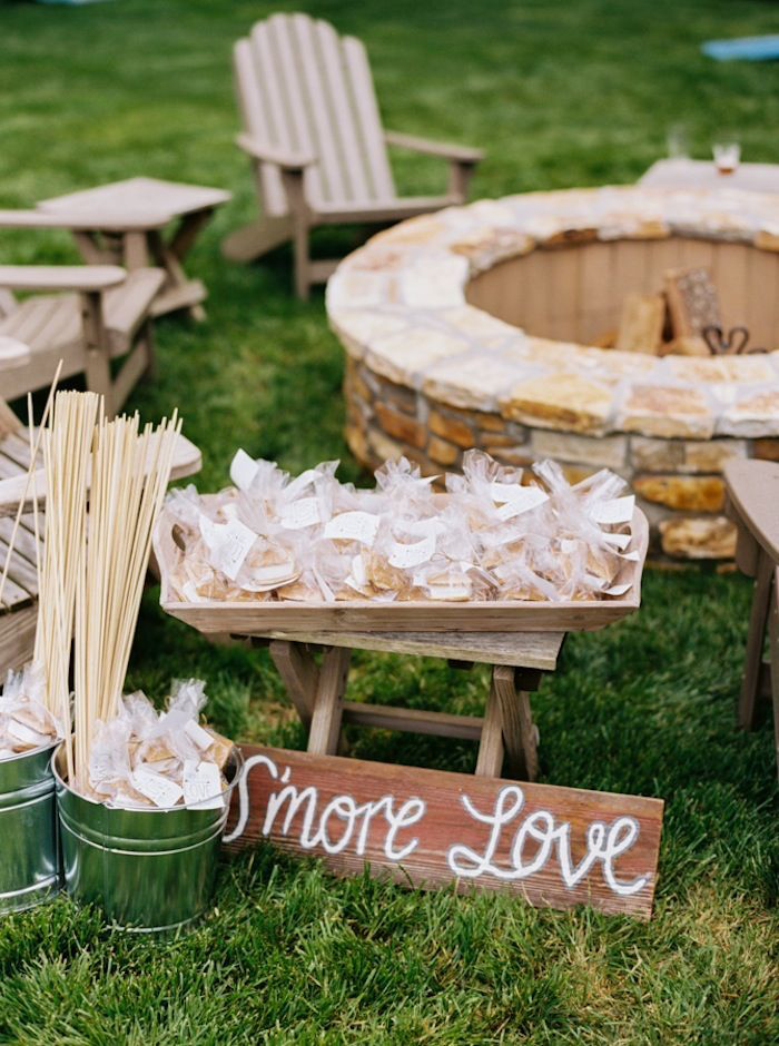 30 Sweet Ideas For Intimate Backyard Outdoor Weddings -   17 wedding Backyard reception ideas