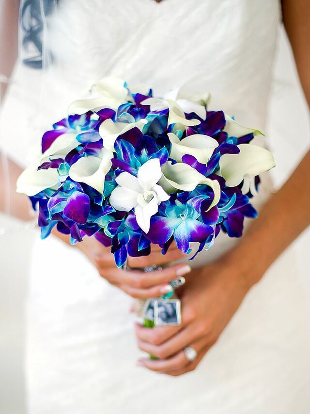 The Best Blue Wedding Flowers (and 16 Gorgeous Blue Bouquets) -   19 wedding Blue bouquet ideas