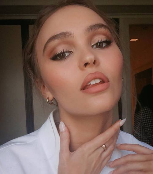 We Polled Our Entire Office, and These 9 Date-Night Makeup Looks Won Us Over -   14 going out makeup Night ideas
