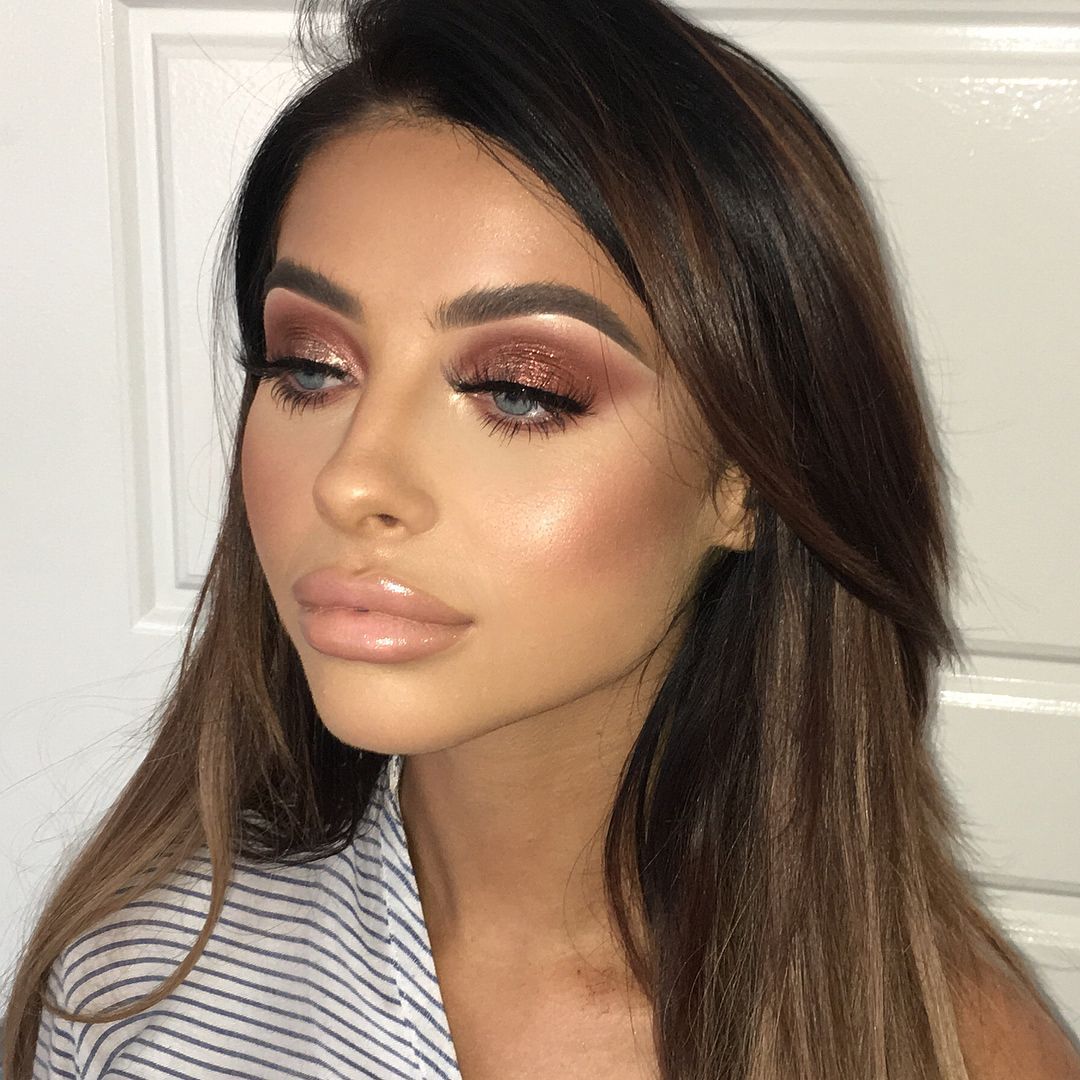GORDON | MAKEUP ARTIST on Instagram: “Chlo Money рџ’° \ Bday girl ready for her night out. Warm winged glitter glam with bronze skin to die for and a browny nude pout рџ‘ЏрџЏ» \ love…” -   14 going out makeup Night ideas