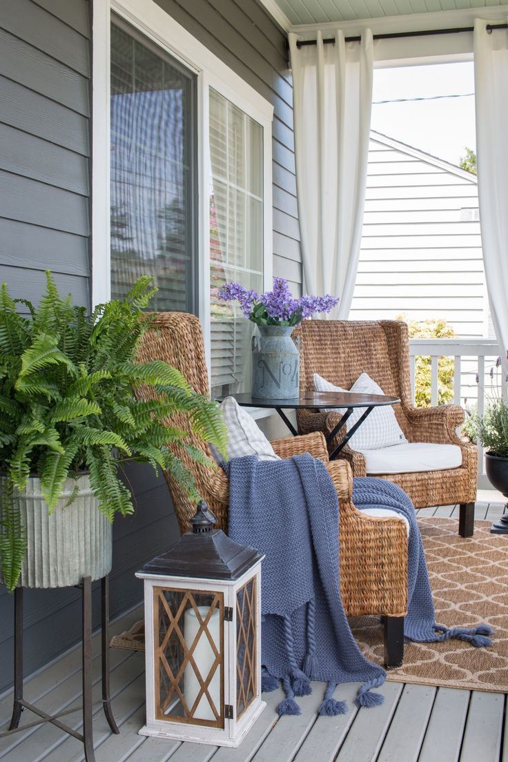 Front Porch Refresh for Summer - Saw Nail and Paint -   17 garden design House porches ideas