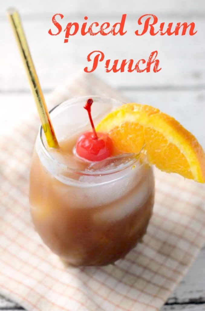 This Spiced Rum Punch Recipe Is The Perfect Holiday Drink! - Kicking It With Kelly -   18 holiday Drinks with rum ideas