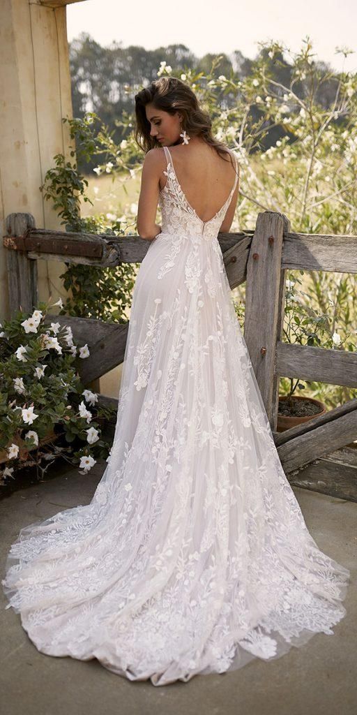 21 Fantastic Lace Beach Wedding Dresses | Wedding Dresses Guide -   19 dress Wedding casamento ideas