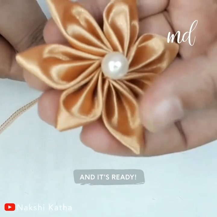 EMBROIDED RIBBON FLOWER -   21 fabric crafts Videos flowers ideas