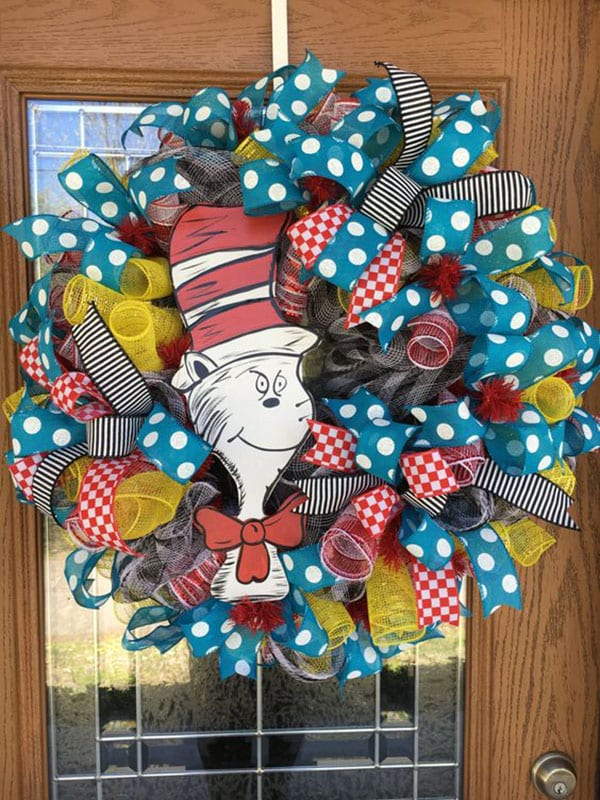 16 Teacher Wreaths You'll Want to Make for Your Classroom -   21 holiday Wreaths mesh ideas