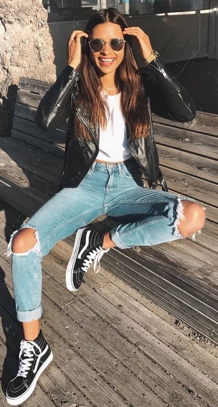 There Is Endless Street Style Inspiration for How to Make Ripped Jeans Look Chic AF -   15 style Jeans ripped ideas