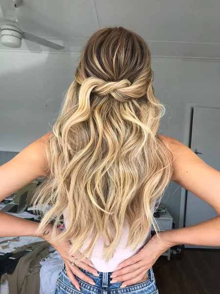 5 Quick-Fix Easy Hairstyles Using Halo Hair Extensions -   19 hair Extensions for thickness ideas