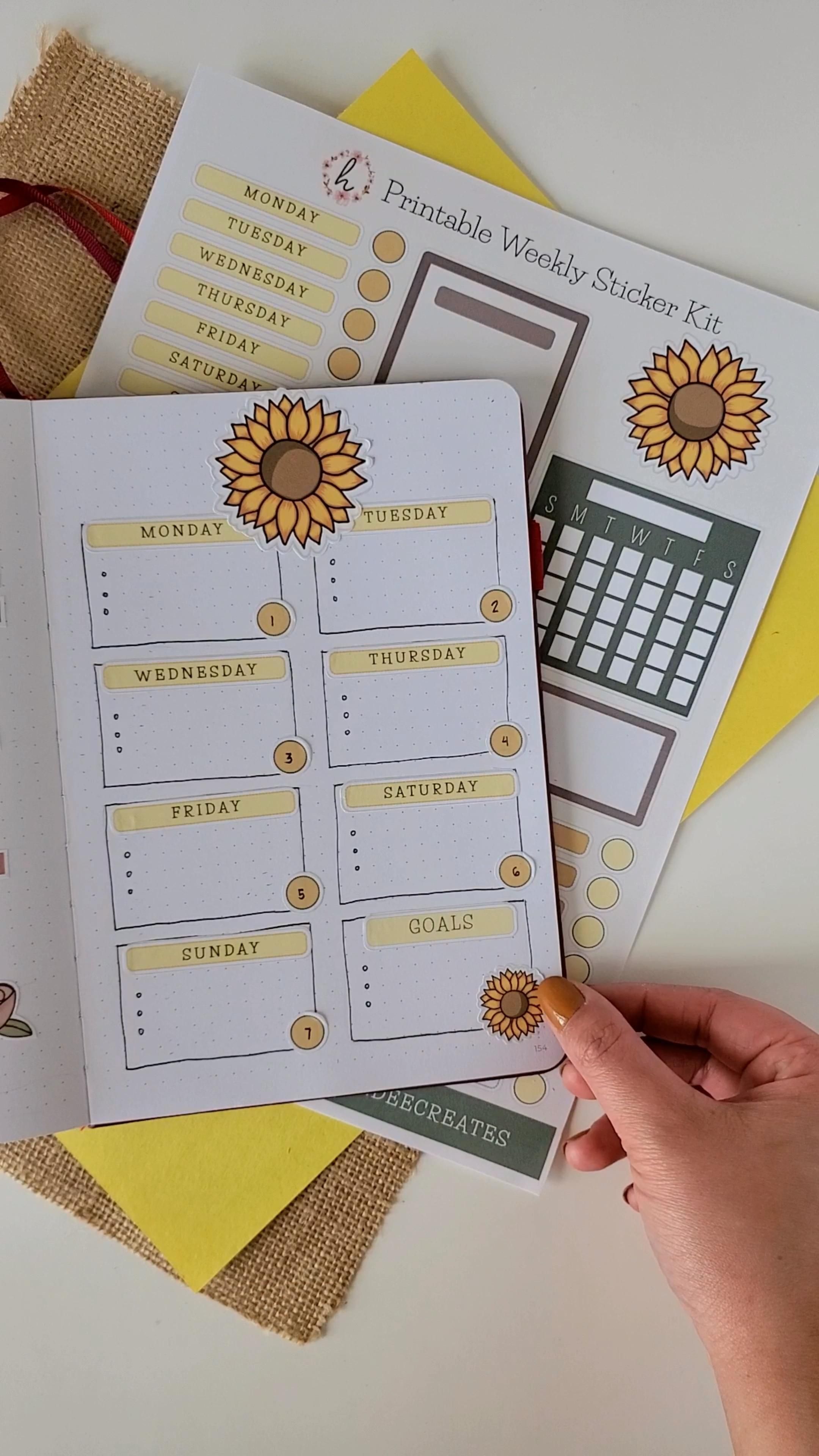 Minimalist Sunflower Weekly Spread -   13 diy Tumblr cuadernos ideas