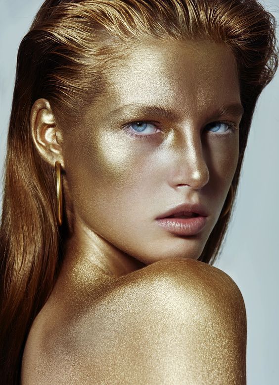 Baile da Vogue 2019: 15 looks dourados ic?nicos para inspirar -   beauty Editorial gold