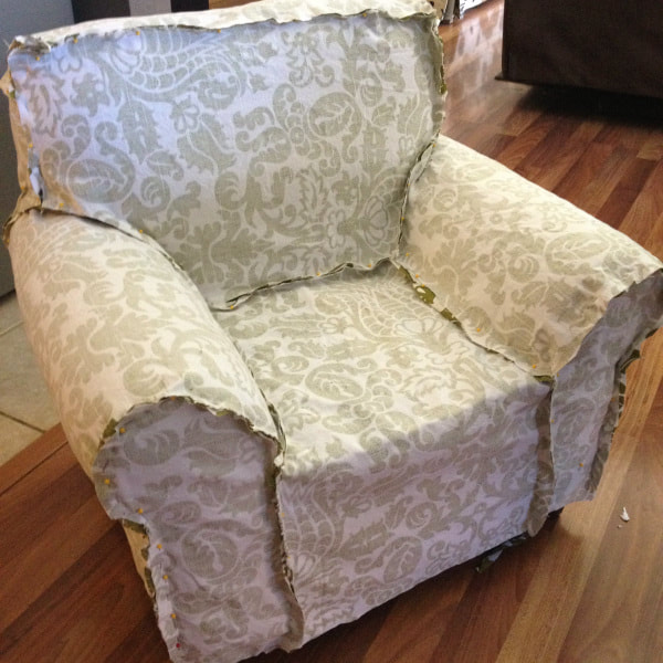 A Step-by-Step DIY tutorial on how to make and easily sew a slipcover for furniture -   diy Furniture upholstery