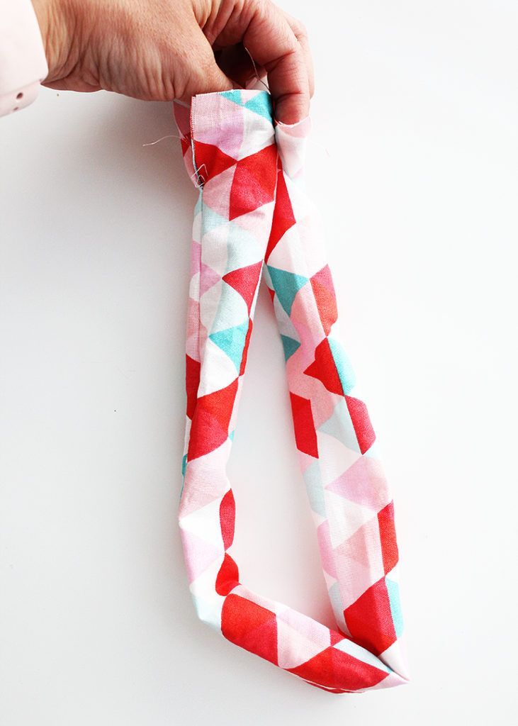 Easy Scrunchie Pattern - Sew a DIY Scrunchie in Minutes! -   diy Scrunchie thick