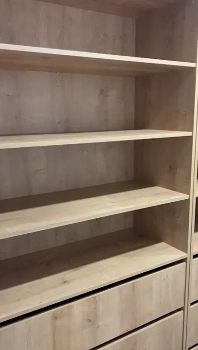 Huge Master Walk-in Closet -   diy Shelves bookshelves