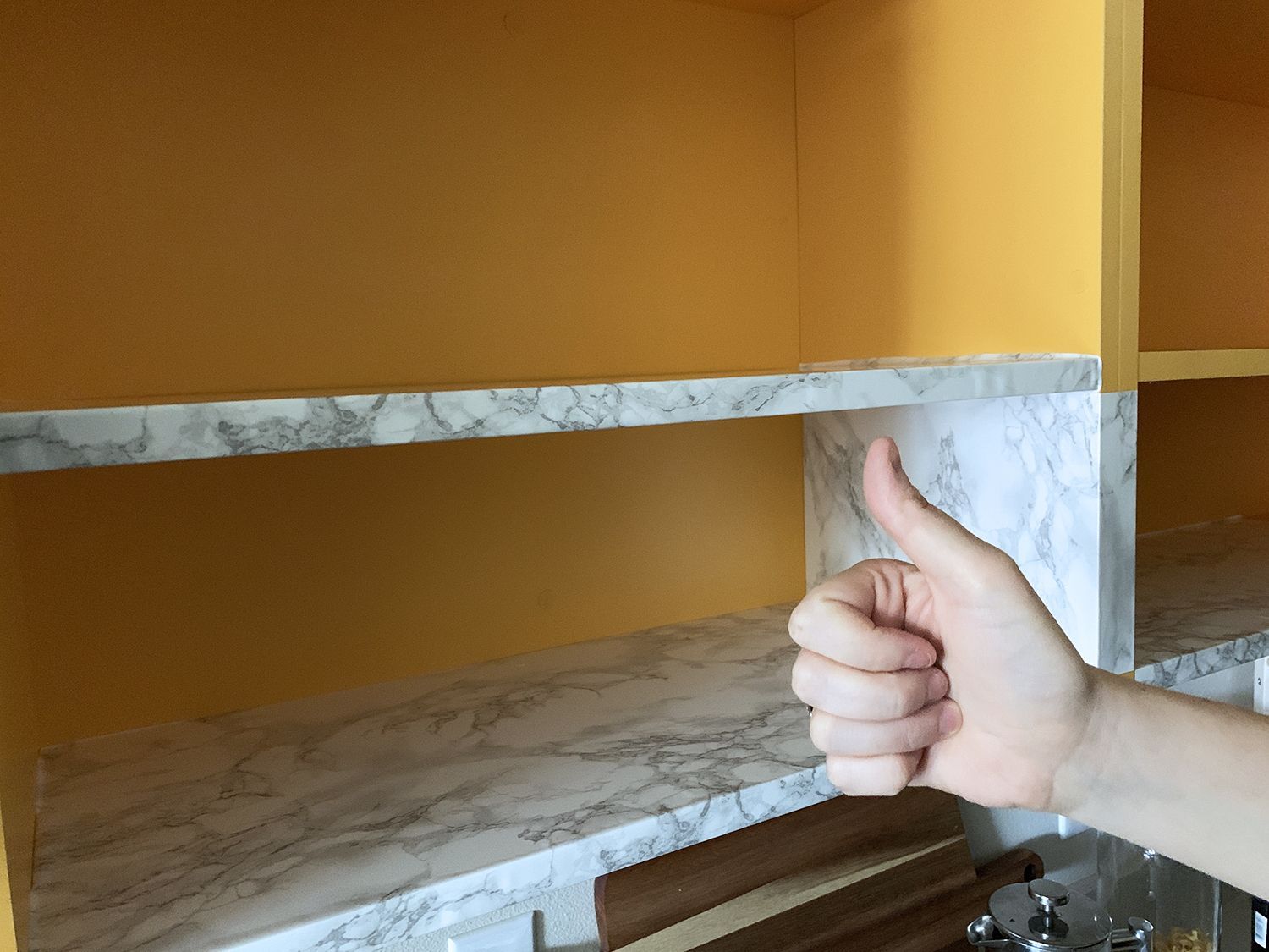 Renter DIY: Adding Marble Contact Paper to Open Shelves -   diy Shelves for renters