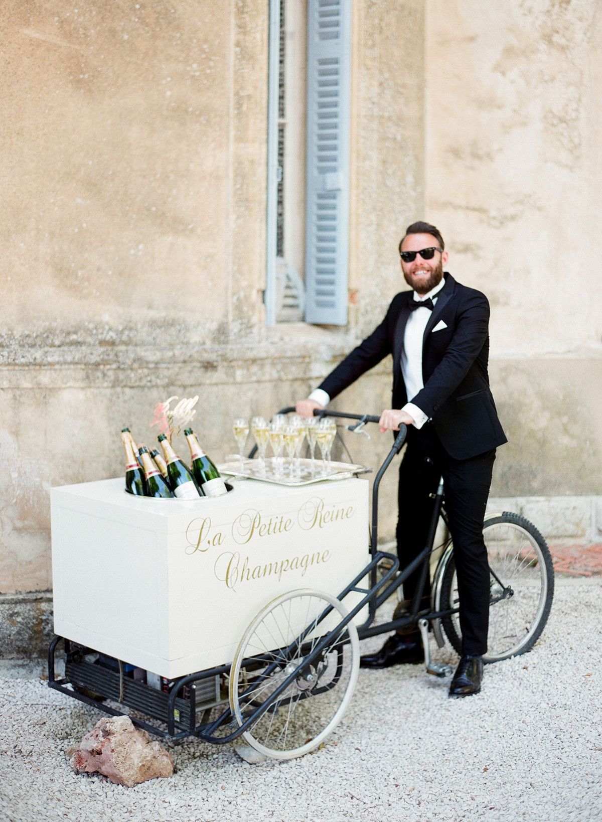 20 Celebratory Champagne-Themed Wedding Ideas -   18 beauty Bar boda ideas