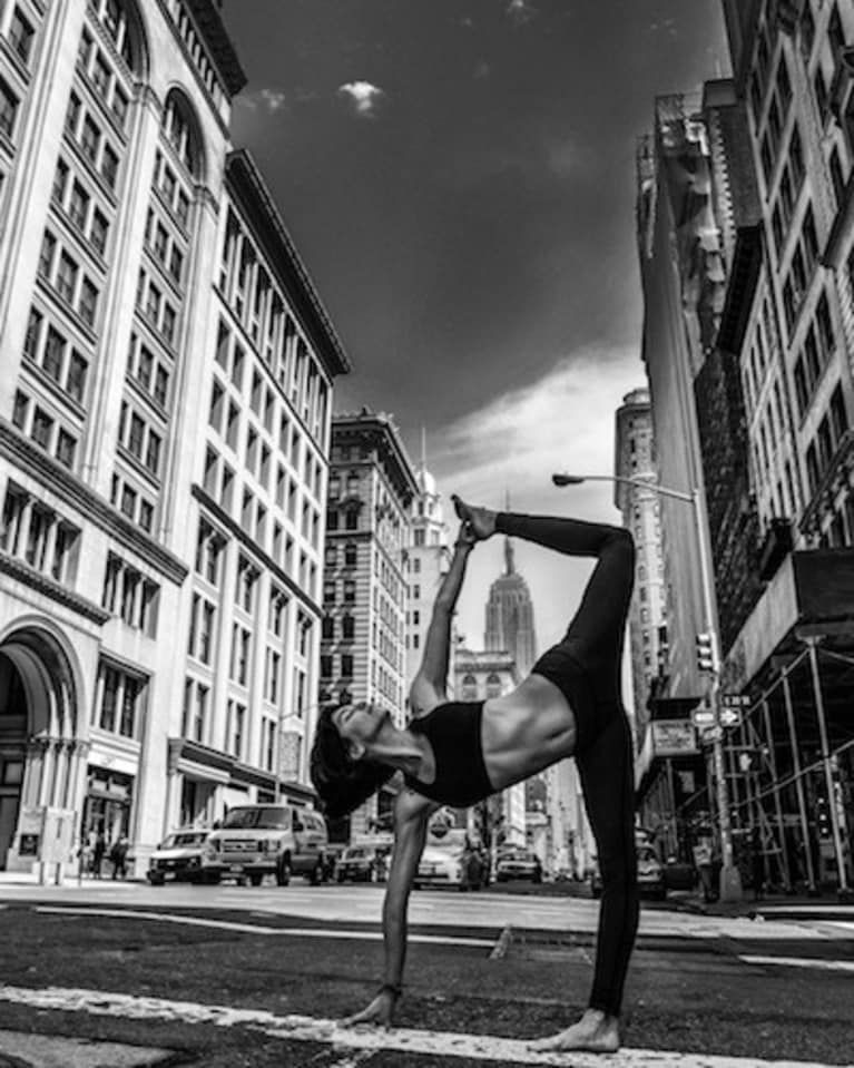 Yoga In The Heart Of New York City (Incredible Photos) -   18 fitness Photoshoot city ideas